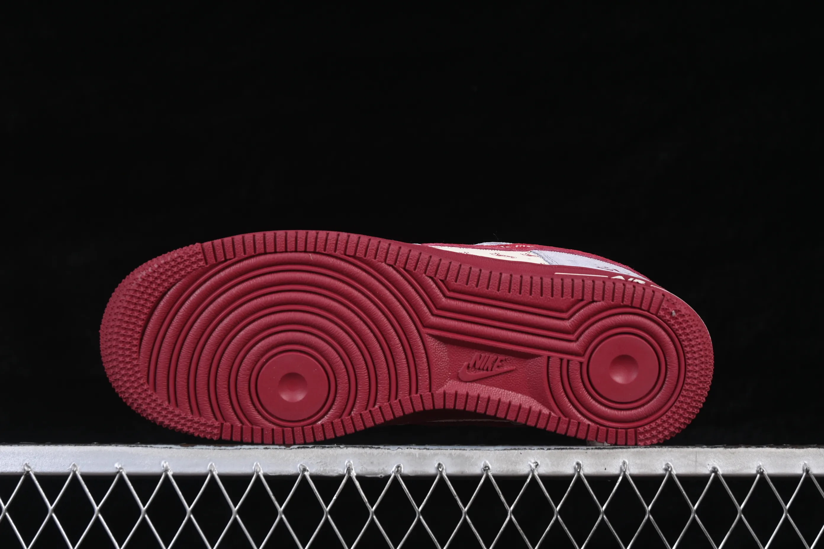 All Categories Nk Air Force 1 Air Force Series Nk Air Force 1 Low Air Force Low Nike Air Force 1'07 Low Year of the Horse Limited Edition Gray and Red Contrast Color Air Force 1 Low-top Casual Sneakers JP2026-136